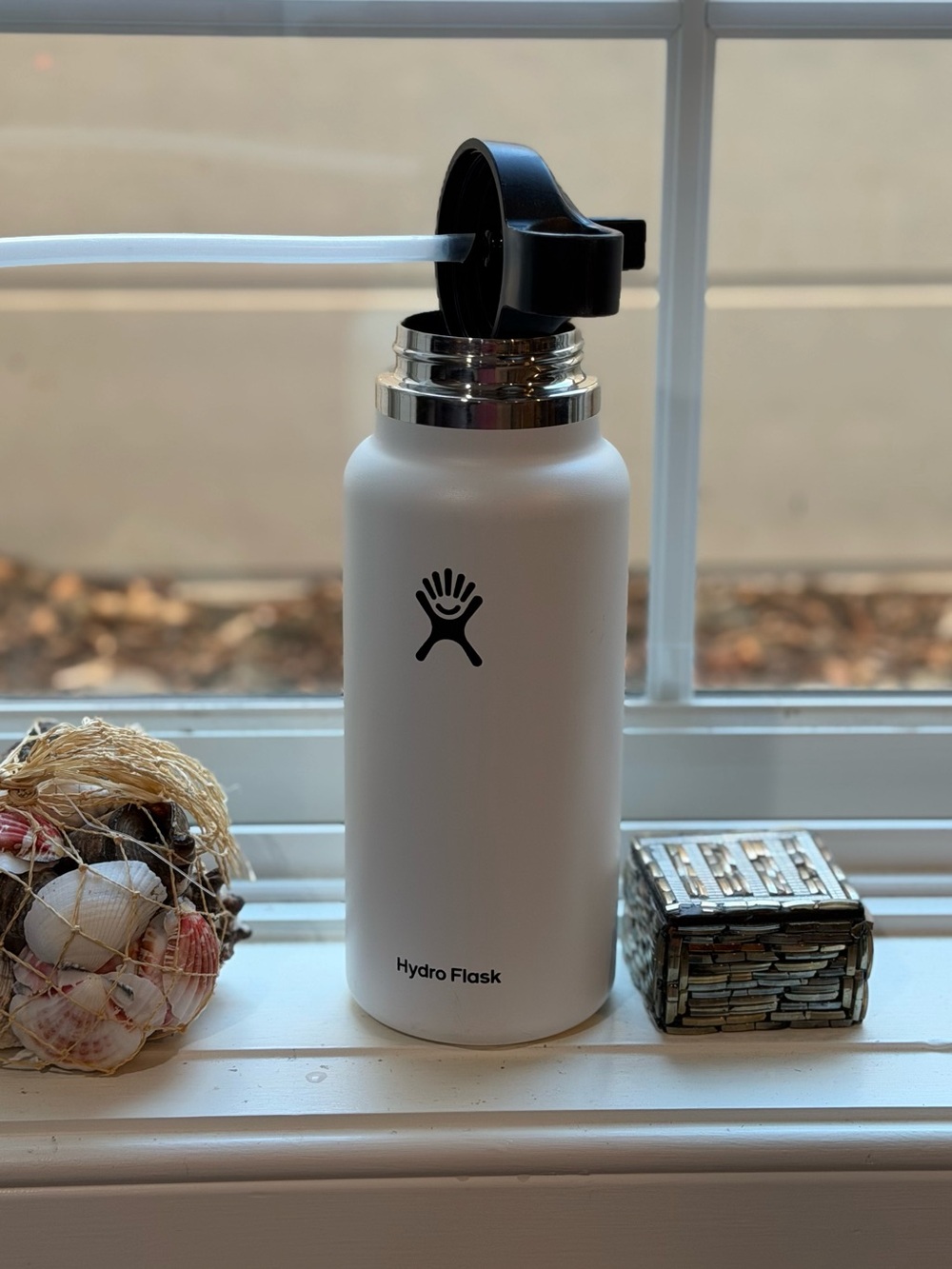 Hydro Flask 32 oz White Insulated Water Bottle Straw Lid Stainless Steel - Picture 2 of 5